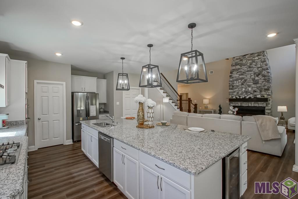 15030 Eugene Street Prairieville, LA 70769 - Photo 4 of 29