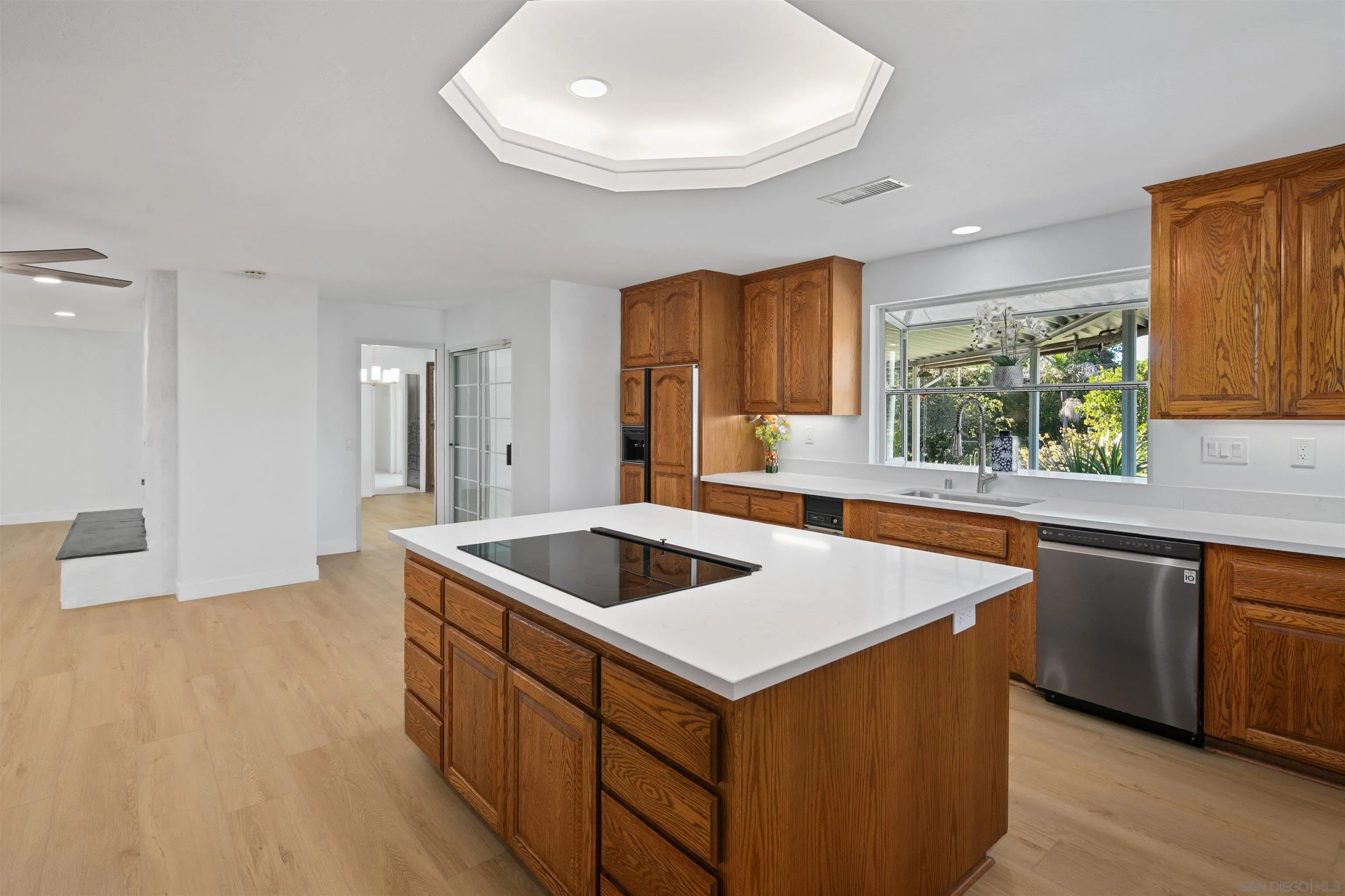 2120 Lakeview Road Vista, CA 92084 - Photo 21 of 58 Gallery Image 21