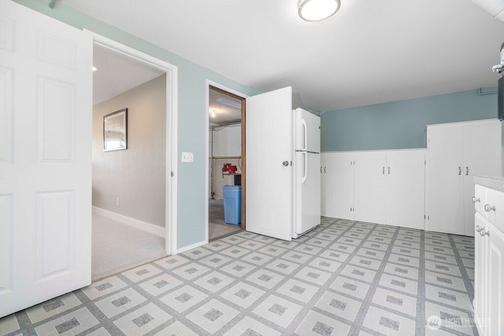 1010 Daley Street Edmonds, WA 98020 - Photo 19 of 27 Gallery Image 19