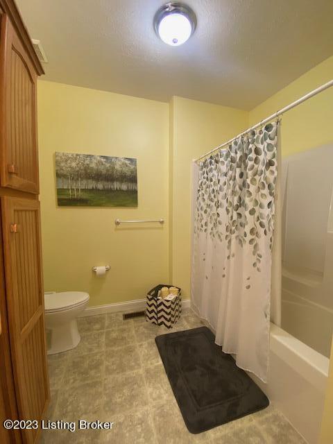1980 Valley Hill Road Springfield, KY 40069 - Photo 30 of 55 Bathroom