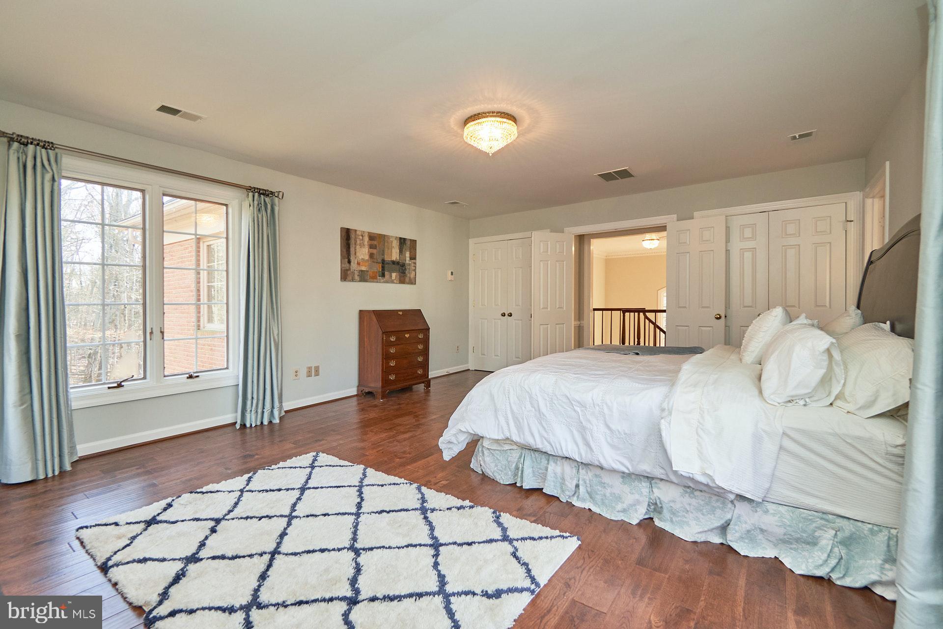 2307 Sawdust Road Vienna, VA 22181 - Photo 30 of 66 Light filled space