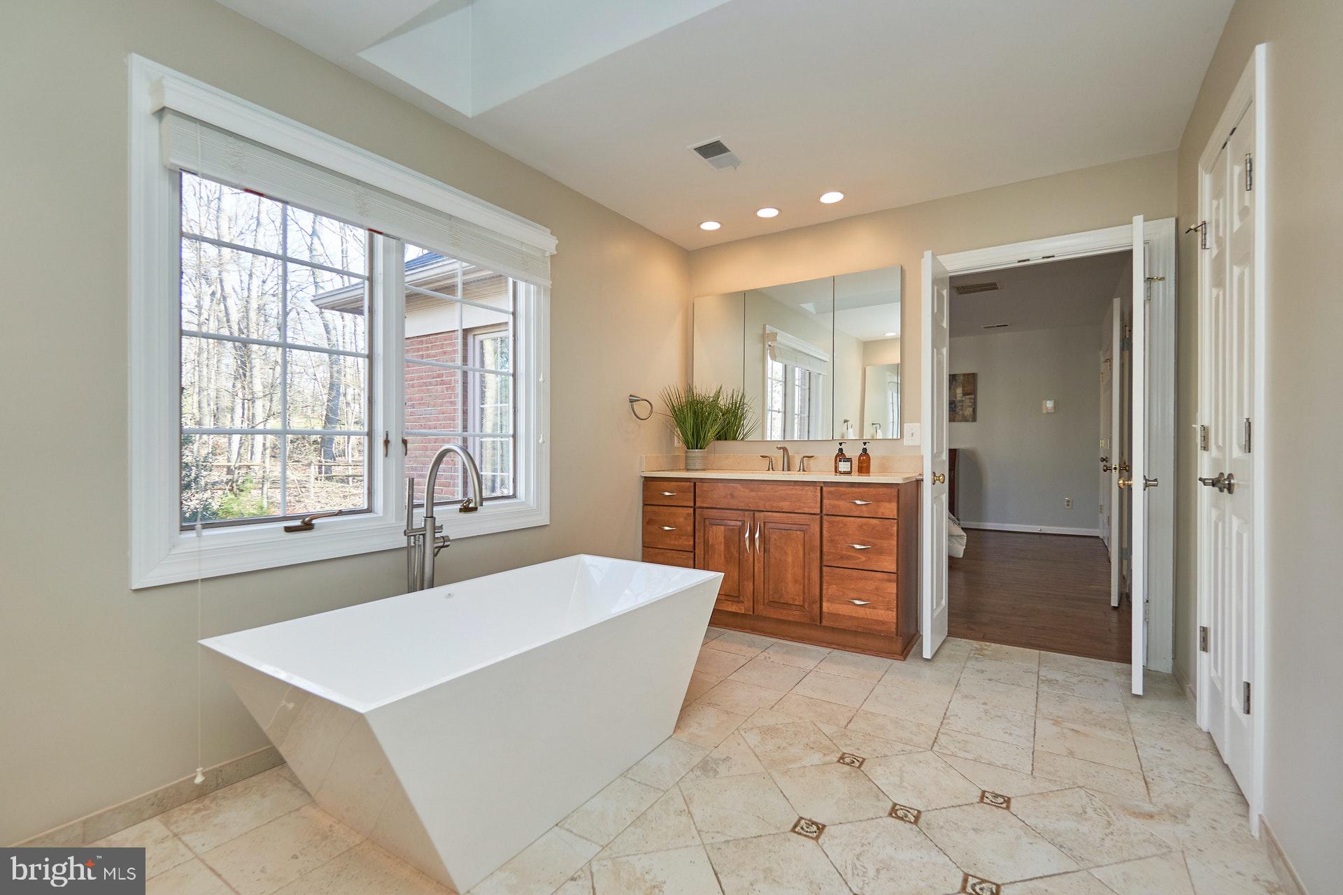 2307 Sawdust Road Vienna, VA 22181 - Photo 35 of 66 Soaking Tub