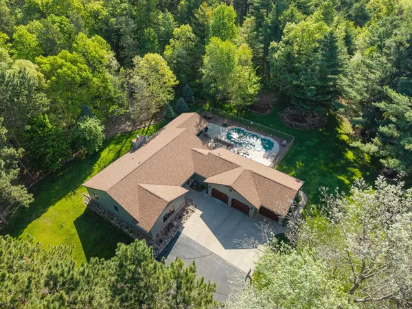 $884,900 | 13359 South Hollywood Road, Nekoosa, WI 54457