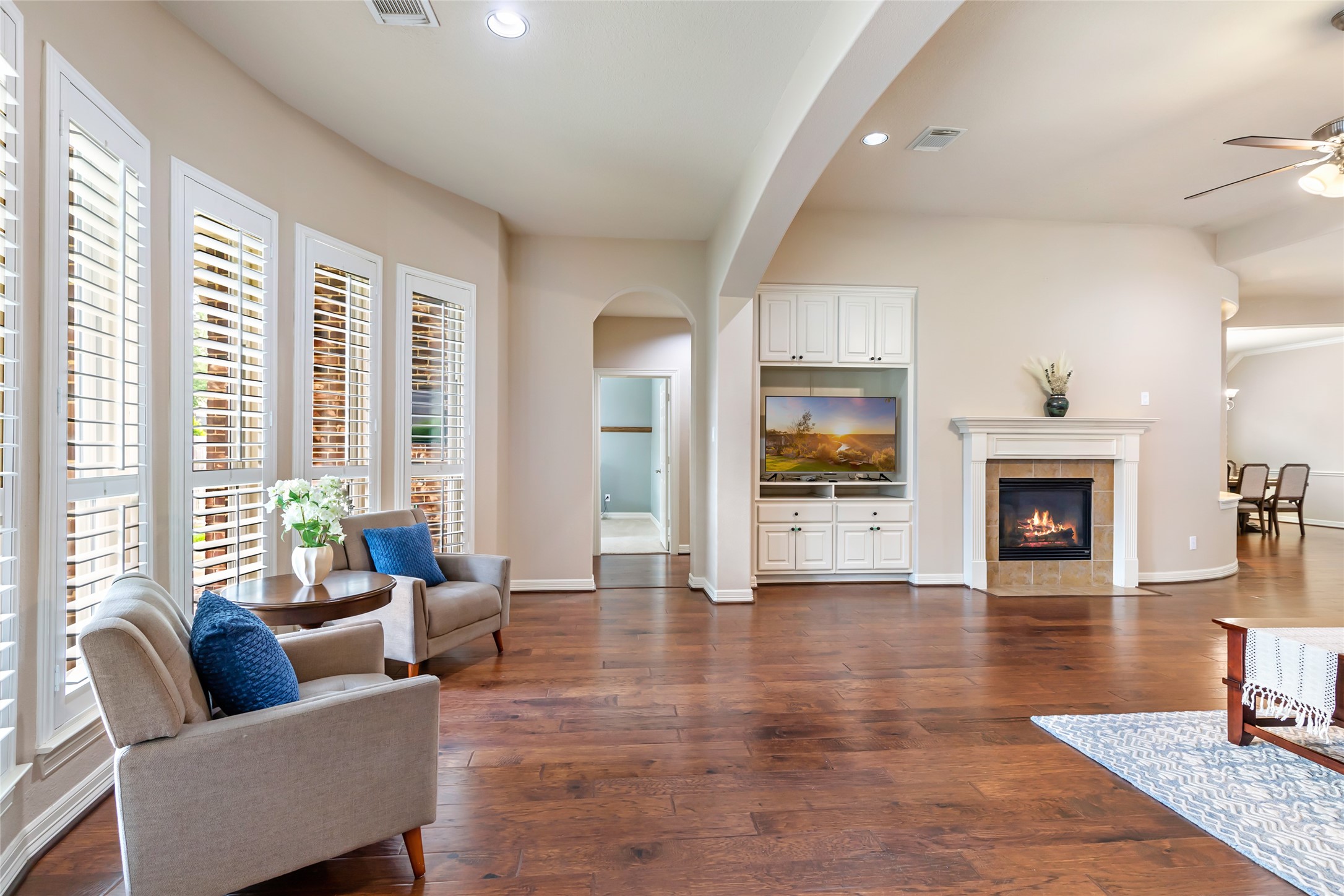 17302 Pipestone Point Court Humble, TX 77346 - Photo 25 of 50 View of curved windows, from the primary suite, a gorgeous feature in this home