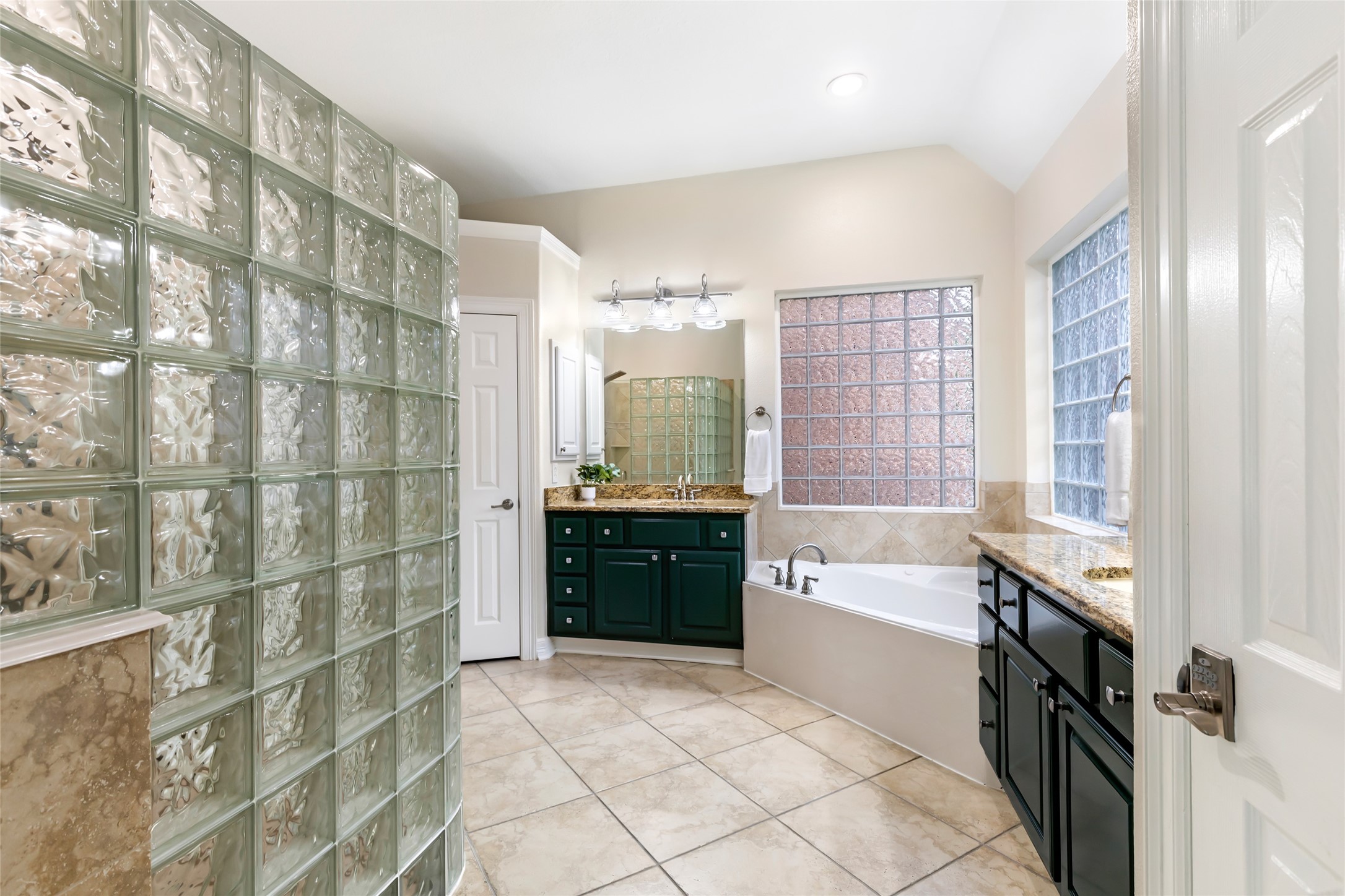 17302 Pipestone Point Court Humble, TX 77346 - Photo 32 of 50