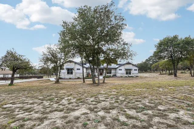 $698,000 | 132 Wood Valley Drive, Adkins, TX 78101