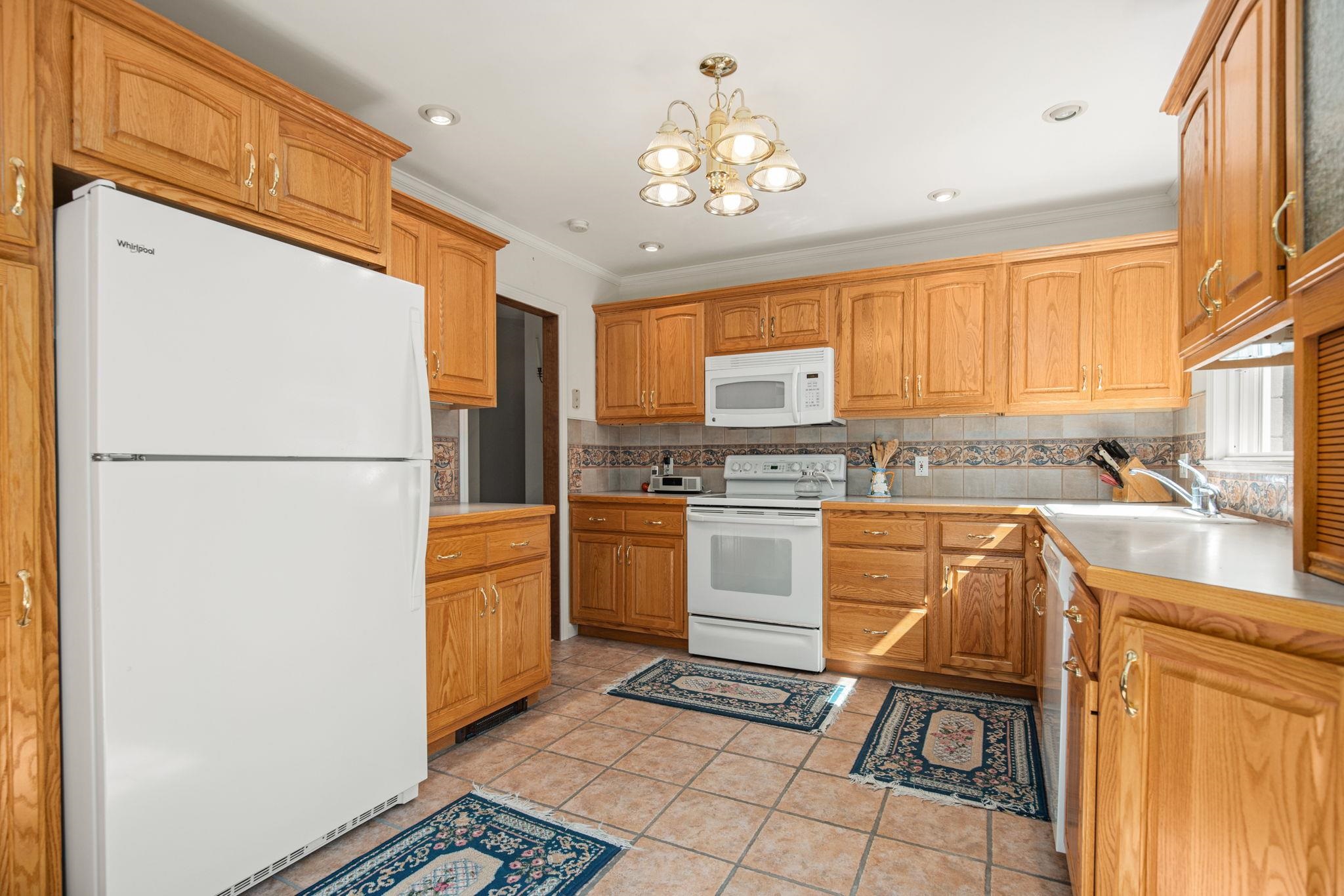 7 Taylor River Road Hampton Falls, NH 03844 - Photo 11 of 46