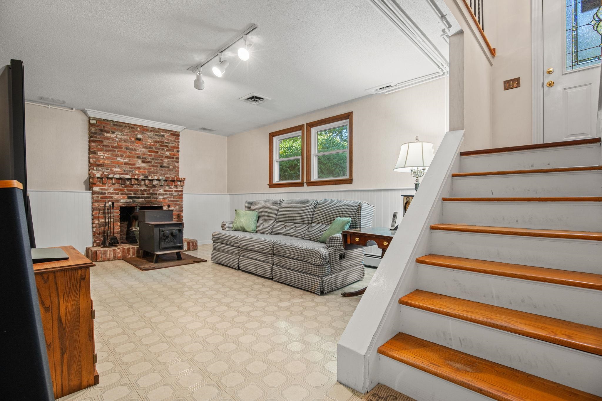 7 Taylor River Road Hampton Falls, NH 03844 - Photo 23 of 46