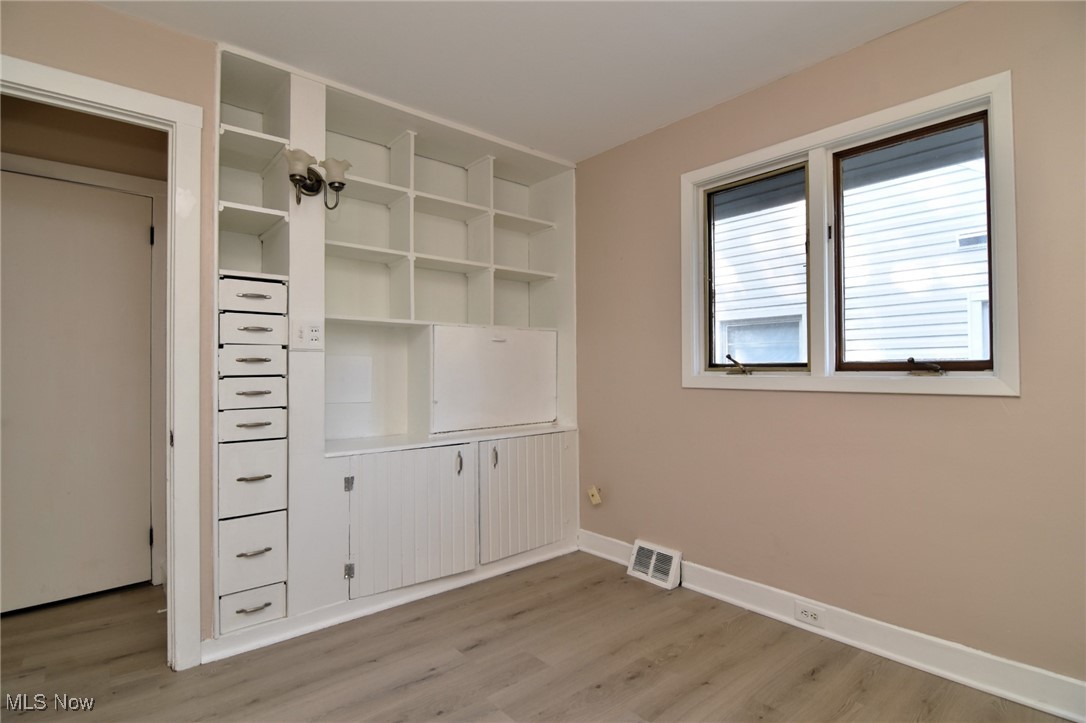 2559 Canterbury Road Cleveland, OH 44118 - Photo 14 of 30 First floor bedroom