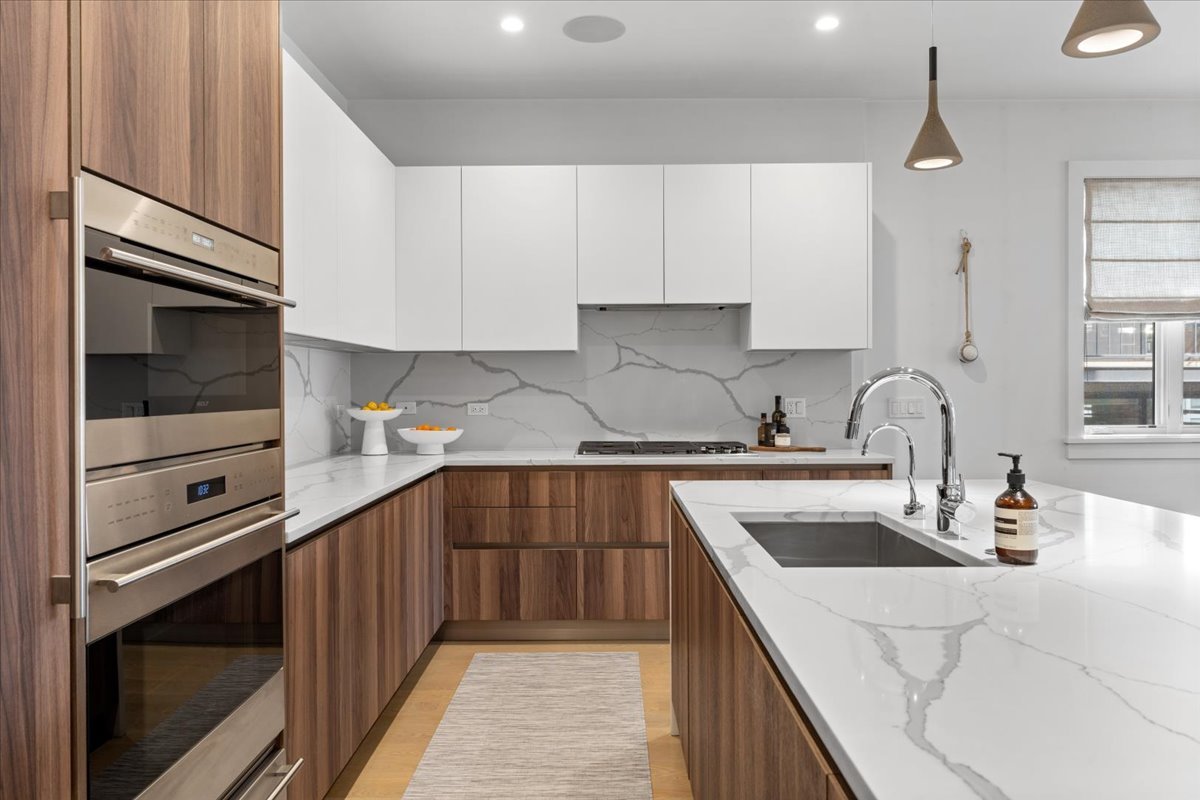 216 South Green Street, Unit 3N Chicago, IL 60607 - Photo 15 of 32