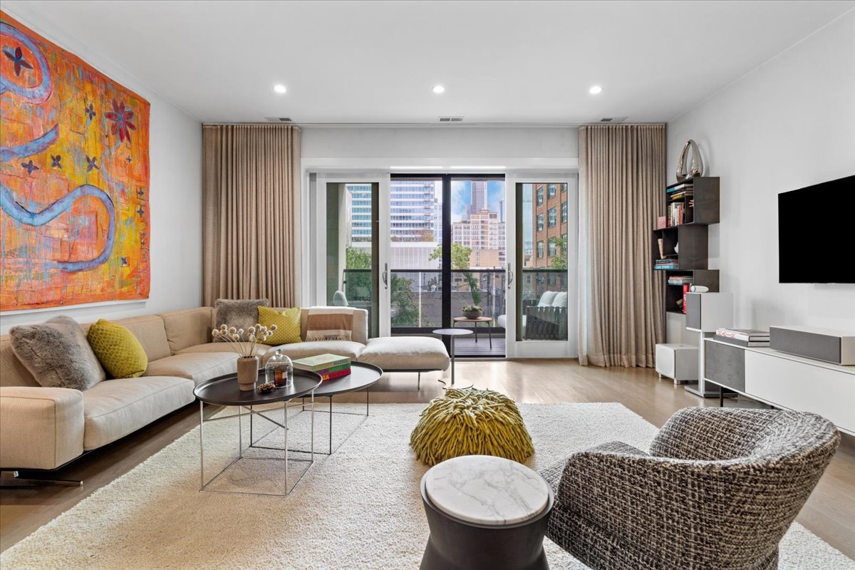 216 South Green Street, Unit 3N Chicago, IL 60607 - Photo 2 of 32