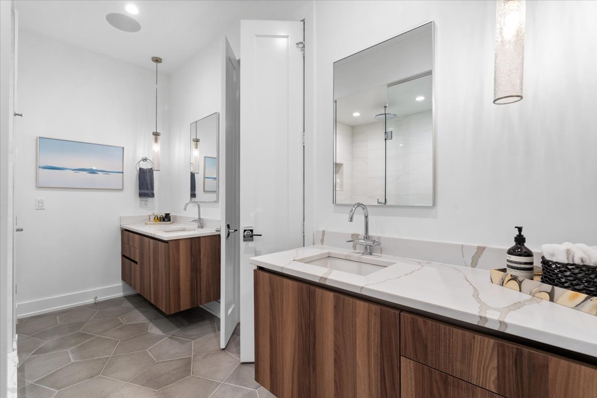 216 South Green Street, Unit 3N Chicago, IL 60607 - Photo 24 of 32