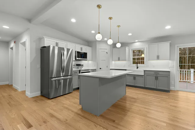 $650,000 | 21 Johnny Lane, Berwick, ME 03901