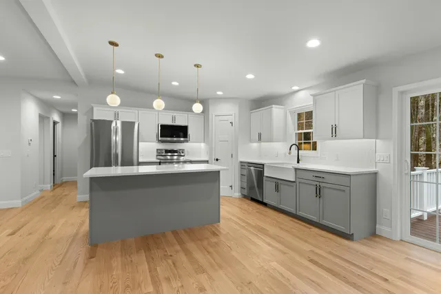 $650,000 | 21 Johnny Lane, Berwick, ME 03901