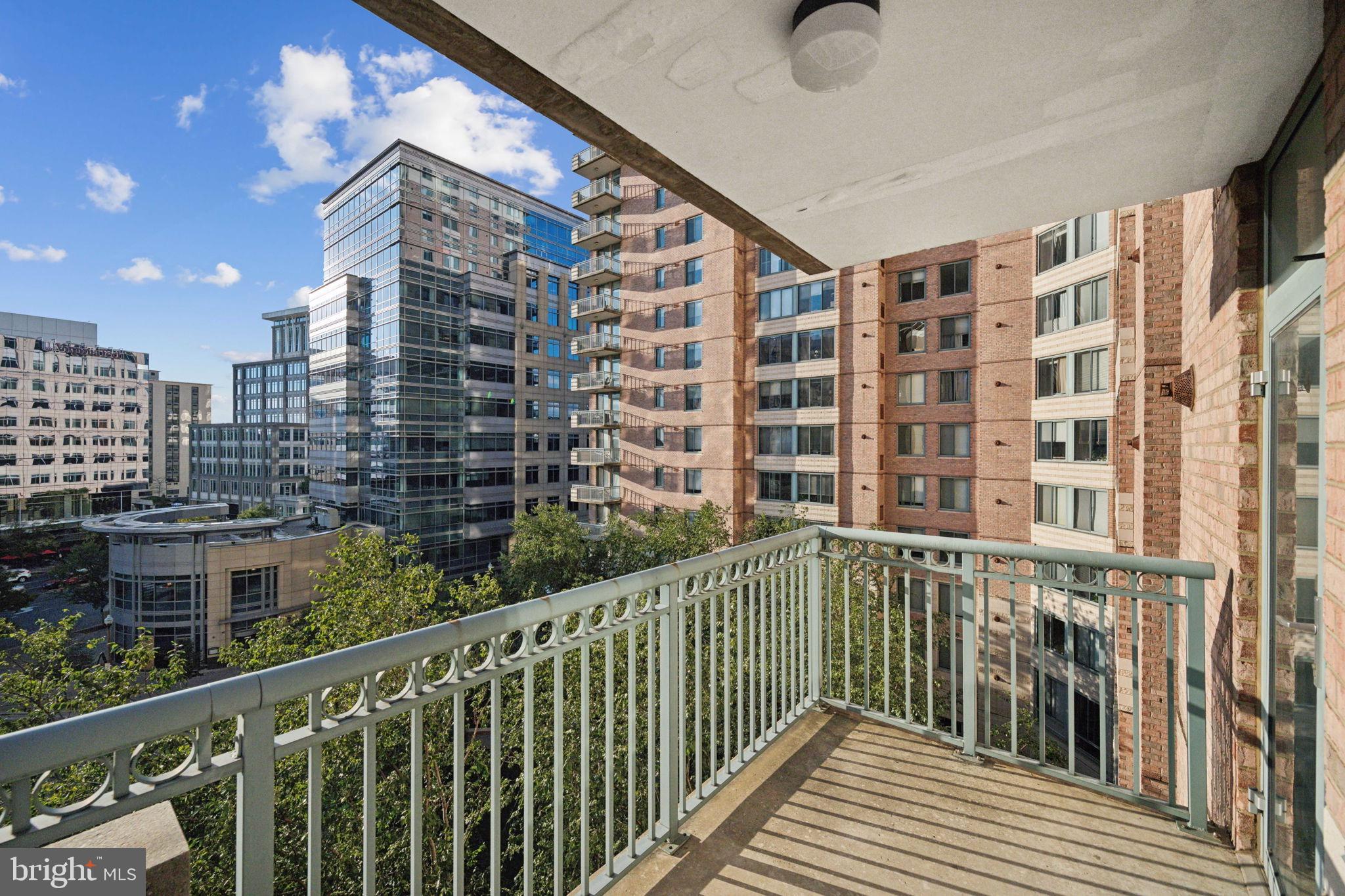 851 North Glebe Road, Unit 604 Arlington, VA 22203 - Photo 29 of 58 a view of a building from a balcony