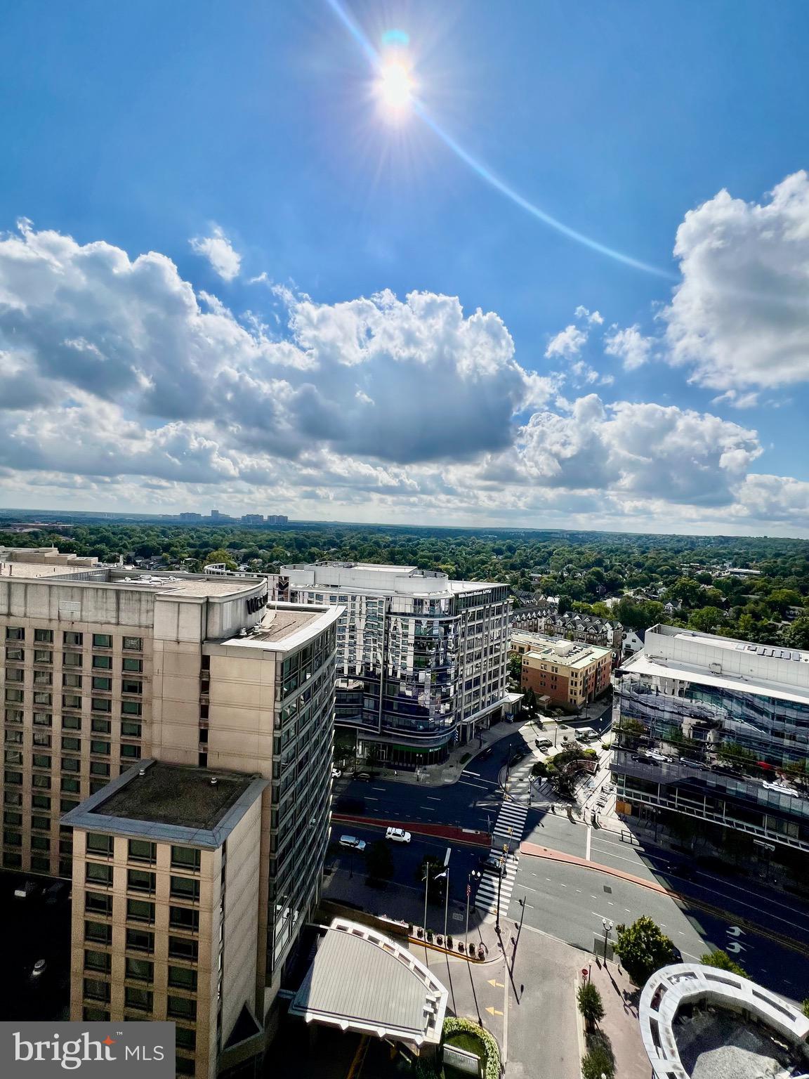 851 North Glebe Road, Unit 604 Arlington, VA 22203 - Photo 48 of 58 a view of a balcony with city view
