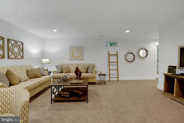 $589,900 | 4025 Rolling Meadow Court, York, PA 17408