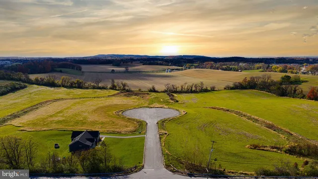 $589,900 | 4025 Rolling Meadow Court, York, PA 17408