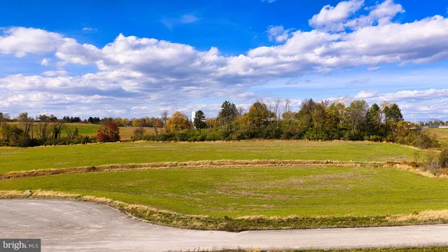 $589,900 | 4025 Rolling Meadow Court, York, PA 17408