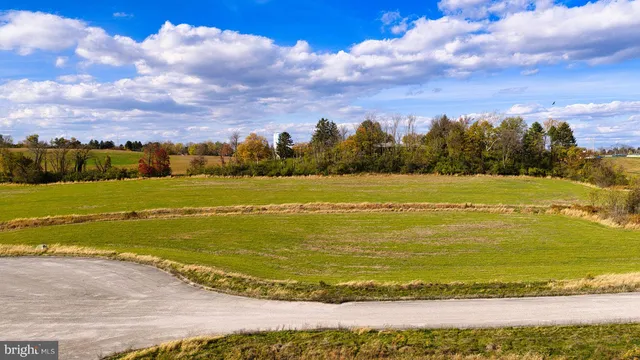 $589,900 | 4025 Rolling Meadow Court, York, PA 17408