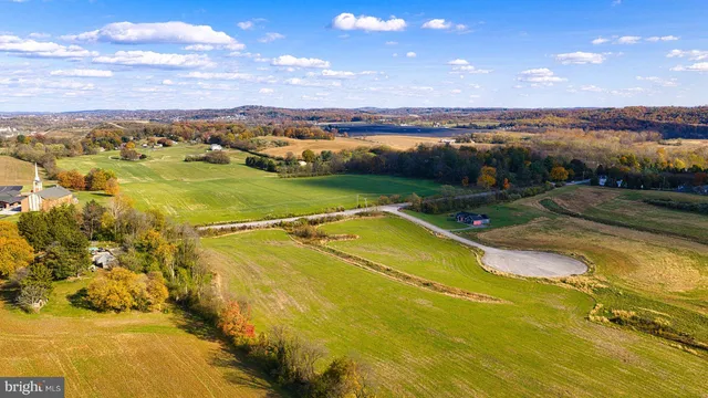 $589,900 | 4025 Rolling Meadow Court, York, PA 17408