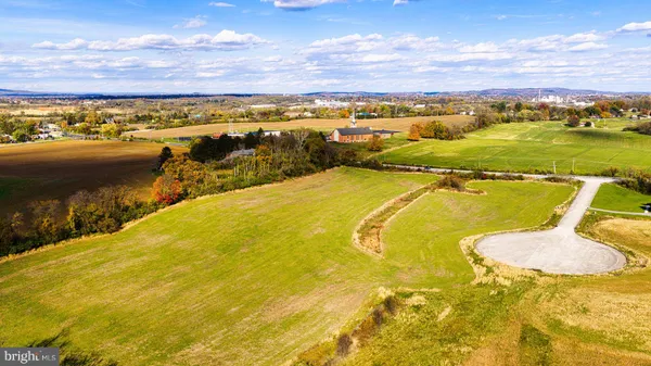 $589,900 | 4025 Rolling Meadow Court, York, PA 17408