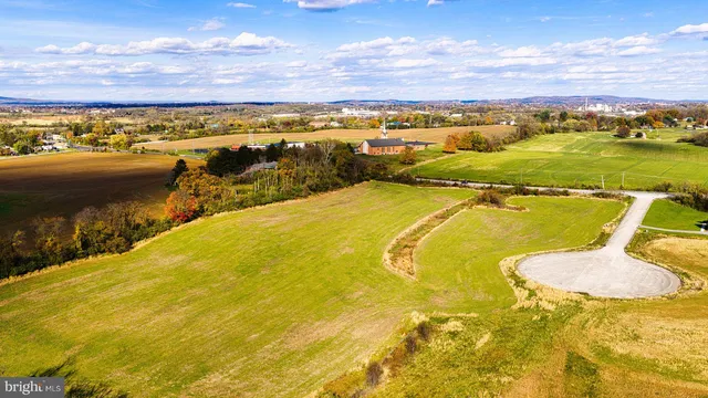 $589,900 | 4025 Rolling Meadow Court, York, PA 17408