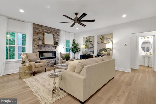 $589,900 | 4025 Rolling Meadow Court, York, PA 17408