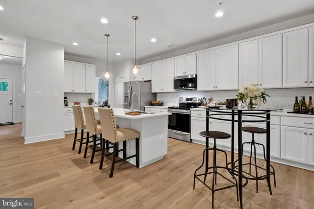 $589,900 | 4025 Rolling Meadow Court, York, PA 17408