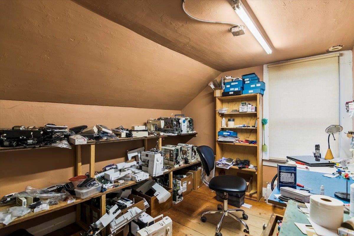 6795 Vermont Rte 100 Londonderry, VT 05148 - Photo 23 of 35