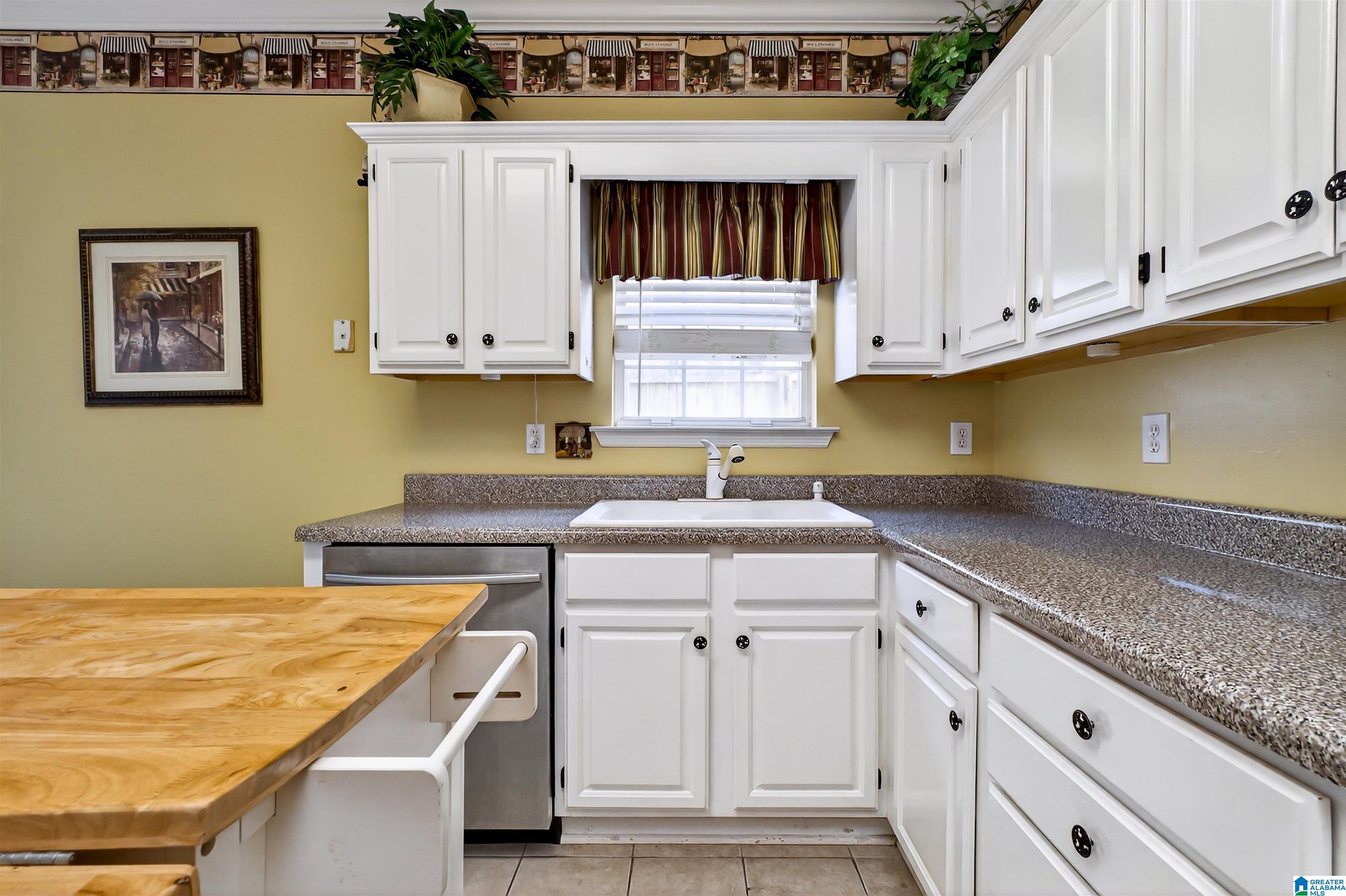 124 Warwick Circle Alabaster, AL 35007 - Photo 8 of 20