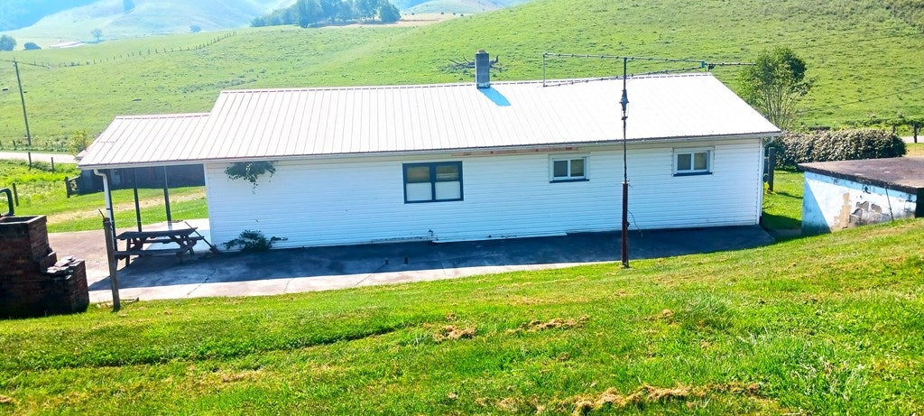819 Laurel Bed Road Tazewell, VA 24651 - Photo 16 of 18 Gallery Image 16