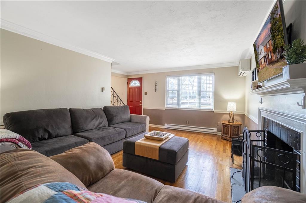 4317 Hamilton Road Pittsburgh, PA 15234 - Photo 4 of 22 Gallery Image 4