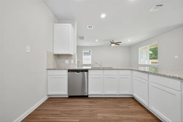 $2,000 | 13224 Musky Drive, Conroe, TX 77384