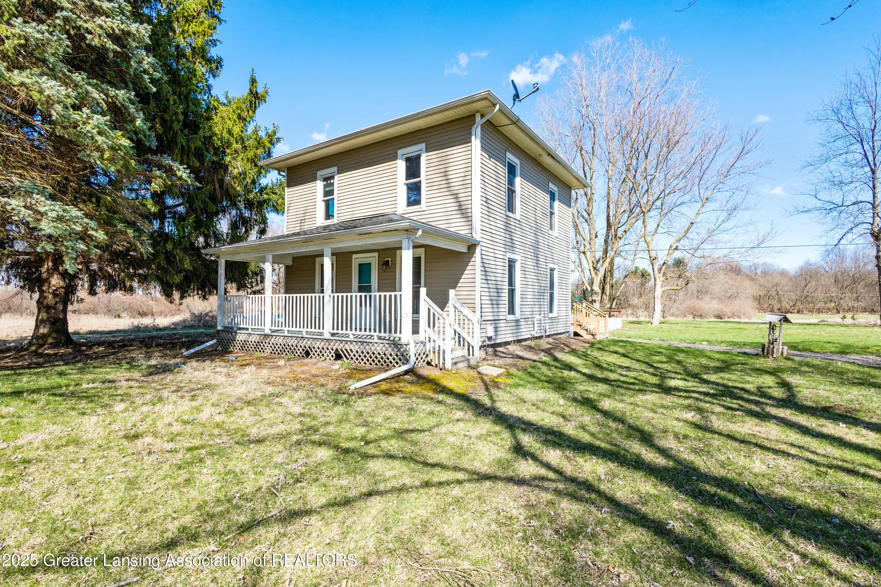 11049 Upton Road Bath, MI 48808 - Photo 1 of 57 tempImageUlQfCX