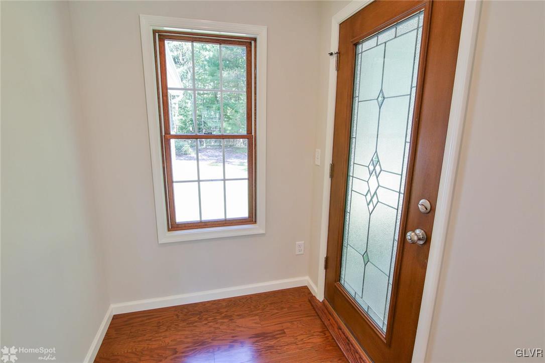 1623 Setzer Road Stroudsburg, PA 18360 - Photo 10 of 37 Entryway