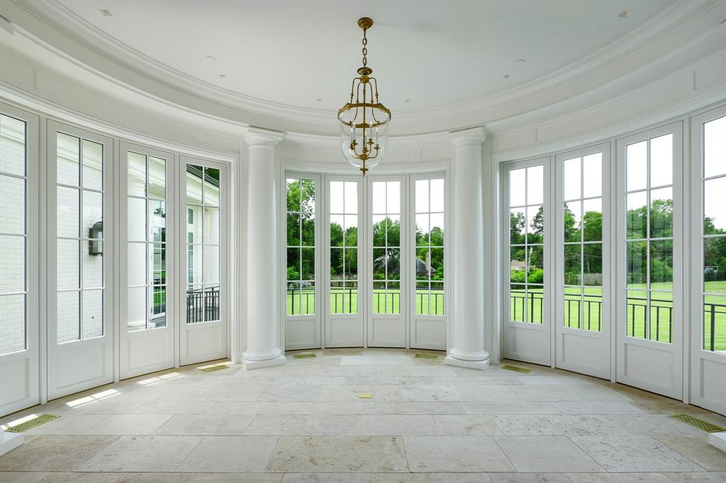 4606 Park Lane Dallas, TX 75220 - Photo 26 of 40 a view of an empty room with a window