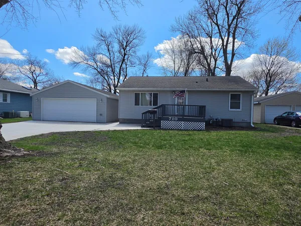 $145,000 | 710 6th Street Southwest, Wells, MN 56097