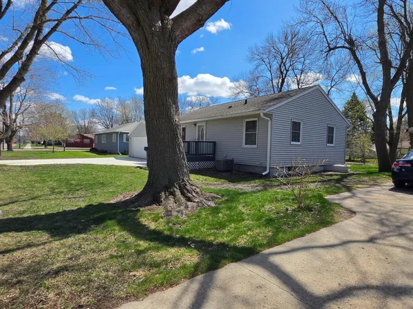 $145,000 | 710 6th Street Southwest, Wells, MN 56097