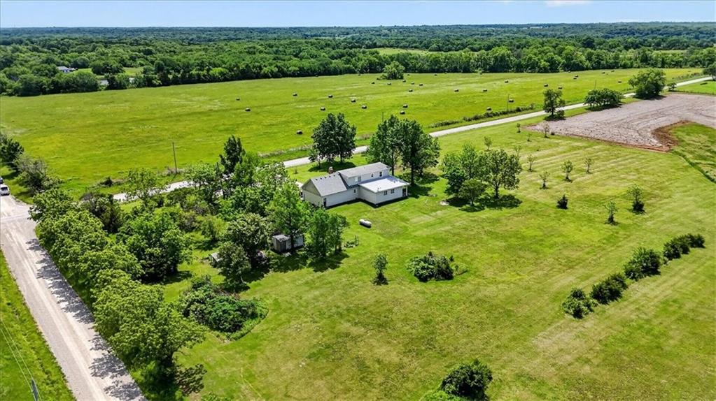 24960 Earnest Road Lane, KS 66042 - Photo 35 of 37