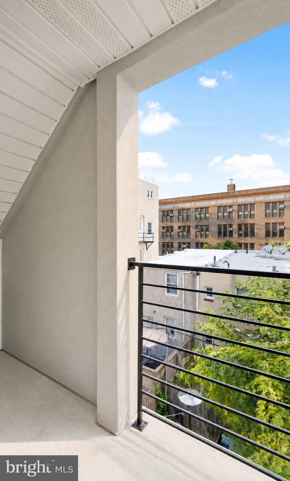 1637 Carpenter Street Philadelphia, PA 19146 - Photo 42 of 44 Unit 3: Balcony