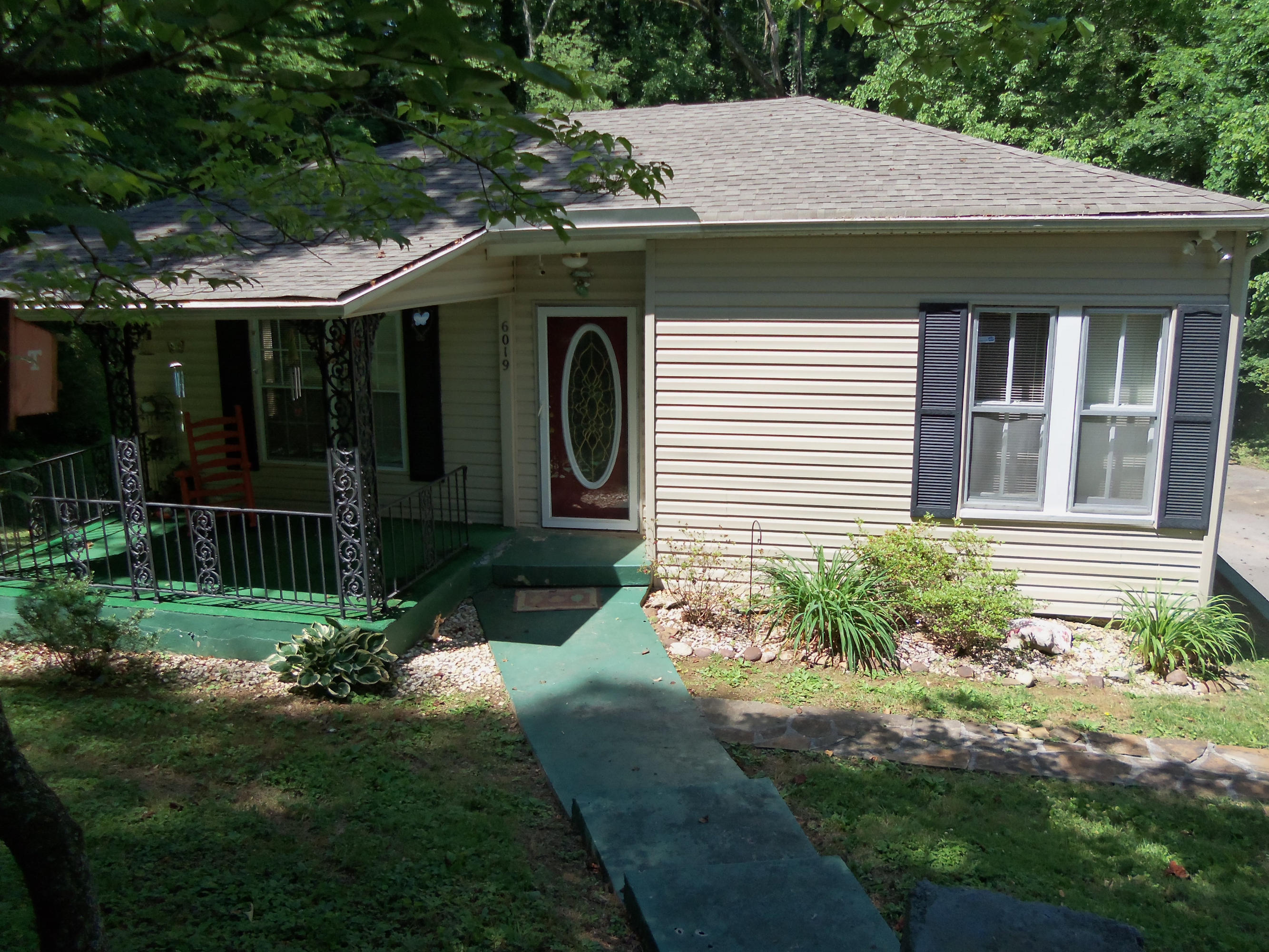 6019 Magazine Road Knoxville, TN 37920 - Photo 1 of 5 Magazine DiFranco Home Team Front