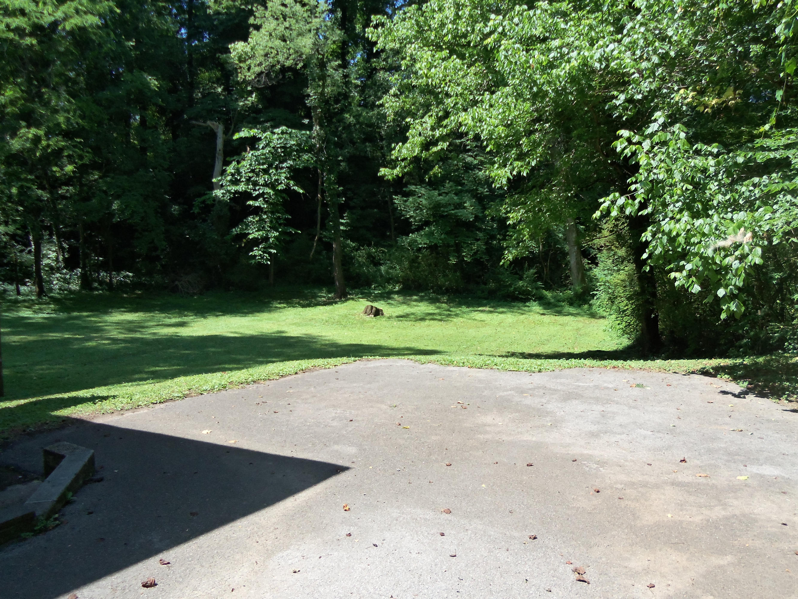 6019 Magazine Road Knoxville, TN 37920 - Photo 3 of 5 Magazine DiFranco Home Team Parking