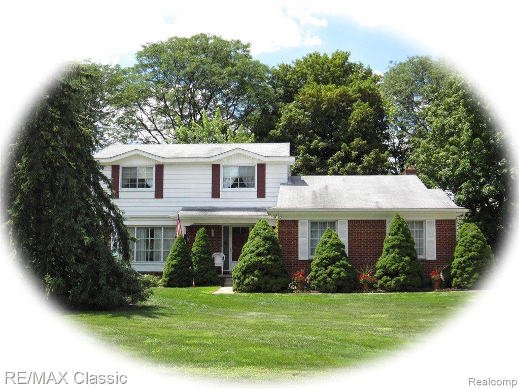 36709 Saxony Road Farmington, MI 48335 - Photo 1 of 12 saxony ext.jpg