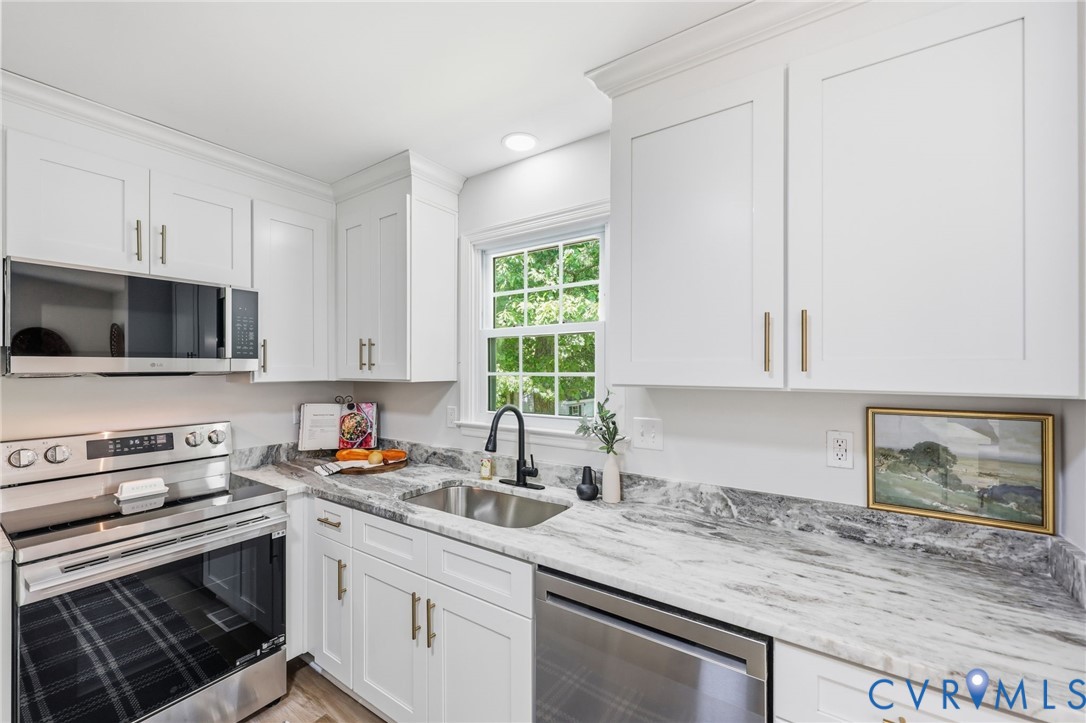 15707 Roland View Drive Chester, VA 23831 - Photo 5 of 23 Gallery Image 5