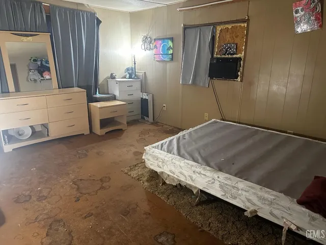 a view of livingroom with furniture