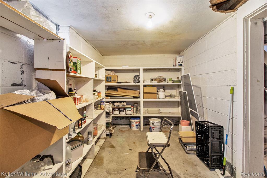 18411 Inkster Road Livonia, MI 48152 - Photo 13 of 25 Gallery Image 13