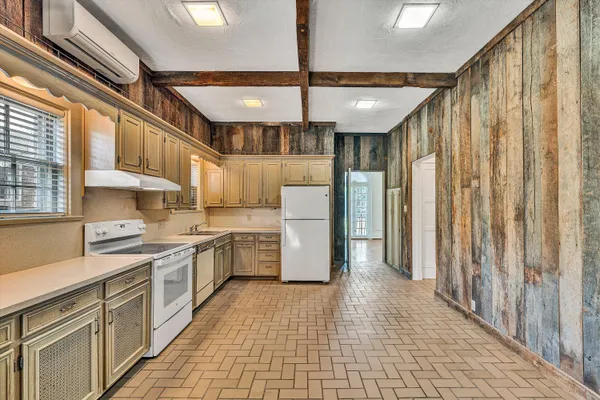 $869,000 | 1902 Grandin Road Southwest, Roanoke, VA 24015