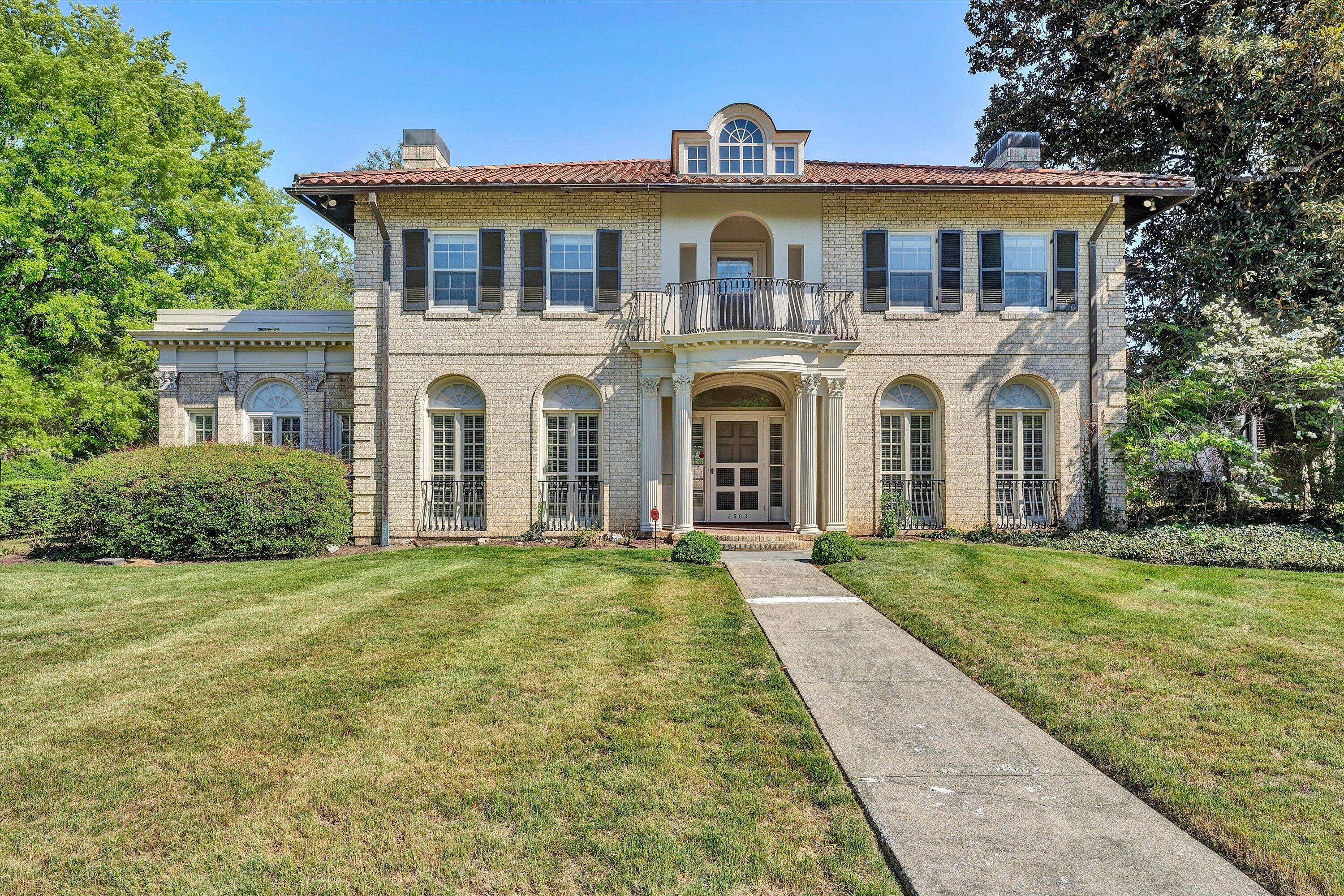 1902 Grandin Road Southwest Roanoke, VA 24015 - Photo 2 of 49 02-SGP-03223