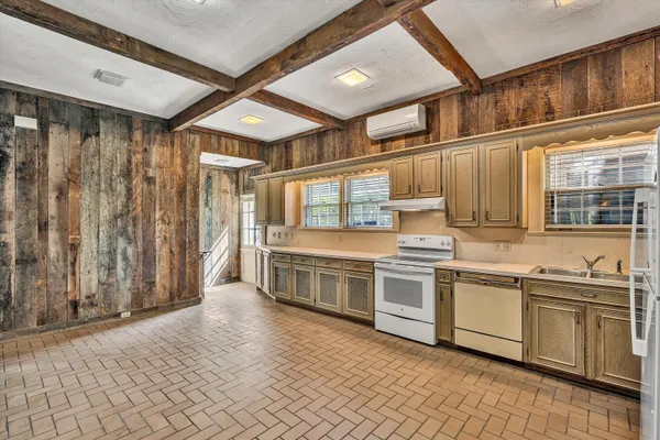 $869,000 | 1902 Grandin Road Southwest, Roanoke, VA 24015